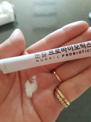 눈길 프로바이오틱스 눈길 콜라겐 프로바이오틱스 — 4.5점을 준 리뷰어가 2019년 11월 올린 사용 사진