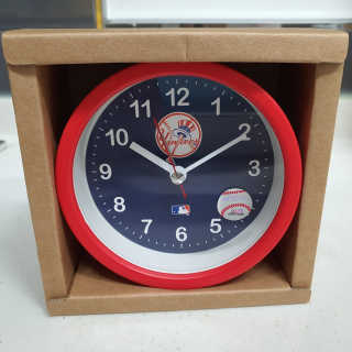 MLB WATCH n LEISURE MLB 아날로그 디자인 탁상시계 8종 — 4점을 준 리뷰어가 2019년 12월 올린 사용 사진