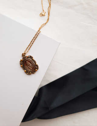 쥬얼카운티 92.5 Silver Byzantine Coin Pendant Necklace — 4점을 준 리뷰어가 2018년 11월 올린 사용 사진