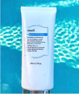 소프트 에어리 UV 에센스 SPF 50 PA ++++ — 5점을 준 리뷰어가 2018년 11월 올린 사용 사진