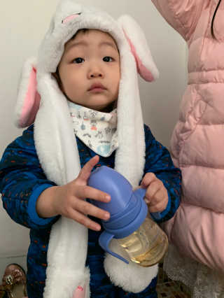 유비맘 샘방지 PPSU 빨대컵_컬러 랜덤 발송 — 4.5점을 준 리뷰어가 2020년 2월 올린 사용 사진