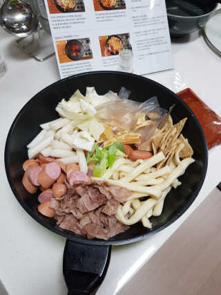 식스레시피 마라떡볶이 쿠킹박스 2인분 — 5점을 준 리뷰어가 2019년 7월 올린 사용 사진