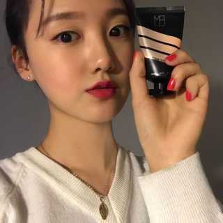 FM메이크업 에프엠 퍼스널 6 프라이머 — 2.83점을 준 리뷰어가 2018년 3월 올린 사용 사진