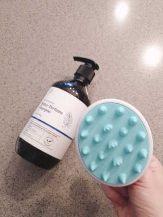 달리프 베러 퍼퓸 샴푸 1000ml 레이니데이 or 일랑로즈 — 5점을 준 리뷰어가 2020년 2월 올린 사용 사진