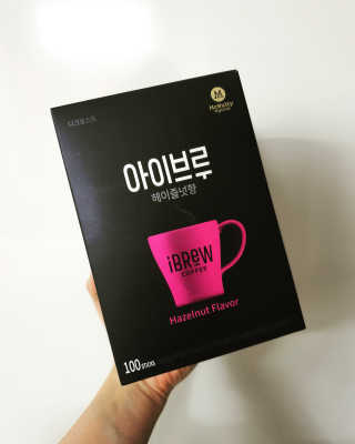 한국맥널티 아이브루 헤이즐넛향 100T — 5점을 준 리뷰어가 2019년 10월 올린 사용 사진