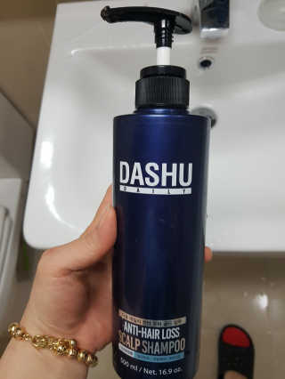 다슈코리아 다슈 데일리 단백질 한방 두피 골드 샴푸 500ml — 5점을 준 리뷰어가 2019년 11월 올린 사용 사진
