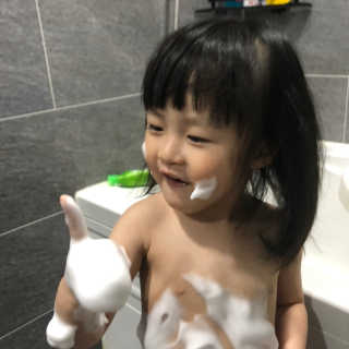 뷰티여우_아토클리닉 [아토클리닉] 우리 아이가 좋아하는 버블폼 — 5점을 준 리뷰어가 2019년 5월 올린 사용 사진