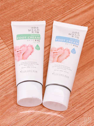 (주)에네스티 에네스티 수안수 실크스킨 풋크림 1+1 — 5점을 준 리뷰어가 2019년 9월 올린 사용 사진
