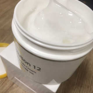 지고트 비타솔루션12 시너지 앰플 크림 100ml — 3.5점을 준 리뷰어가 2019년 6월 올린 사용 사진