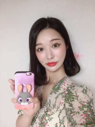 하이키키 디즈니 토이스토리 주토피아 팝톡  휴대폰 거치대 — 5점을 준 리뷰어가 2019년 10월 올린 사용 사진