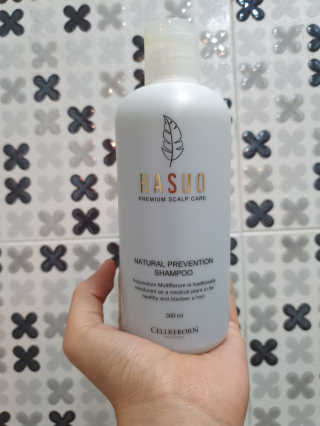 셀리본 하수오 내츄럴 프리벤션 탈모관리 샴푸 300ml — 5점을 준 리뷰어가 2019년 11월 올린 사용 사진