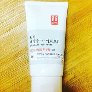 일리윤 세라마이드 아토 집중 크림 — 4.33점을 준 리뷰어가 2017년 6월 올린 사용 사진