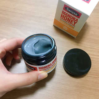 SWISSE 스위스 마누카 허니 디톡시파잉 페이셜 마스크 — 3.5점을 준 리뷰어가 2019년 12월 올린 사용 사진