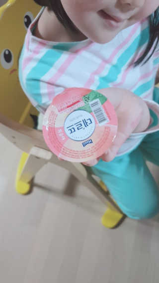 데르뜨 떠먹는 과일 3종, 짜먹는 과일 2종 총 10개 체험 — 5점을 준 리뷰어가 2020년 3월 올린 사용 사진