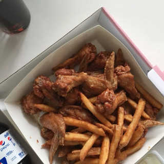 네네치킨 소이크런치윙봉 — 3점을 준 리뷰어가 2020년 4월 올린 사용 사진