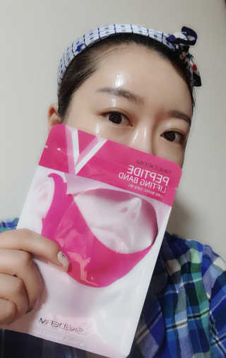 스케덤 펩타이드 리프팅밴드 — 5점을 준 리뷰어가 2019년 7월 올린 사용 사진