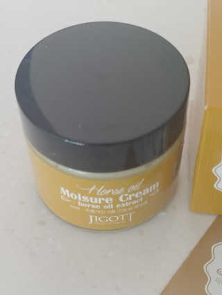 지고트 마유 모이스처 크림 70ml — 5점을 준 리뷰어가 2019년 5월 올린 사용 사진