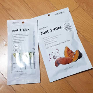 [펫토리아] 한입뚝딱 바이트 + 짜먹는 한입뚝딱 SET — 5점을 준 리뷰어가 2020년 3월 올린 사용 사진