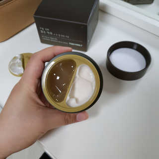 토니모리 프롬 강화 맑은 약쑥 두 겹 진정 크림 — 5점을 준 리뷰어가 2019년 9월 올린 사용 사진