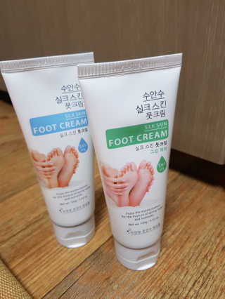 (주)에네스티 에네스티 수안수 실크스킨 풋크림 1+1 — 4점을 준 리뷰어가 2019년 11월 올린 사용 사진