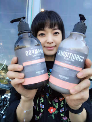 더블유드레스룸 더블유드레스품 퍼퓸드 헤어케어_샴푸.컨디셔너 — 5점을 준 리뷰어가 2018년 5월 올린 사용 사진