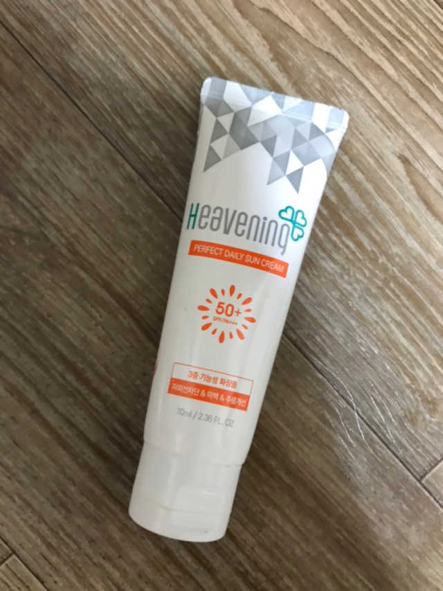 헤브닝 퍼펙트 데일리 선크림 70ml 리뷰 사진