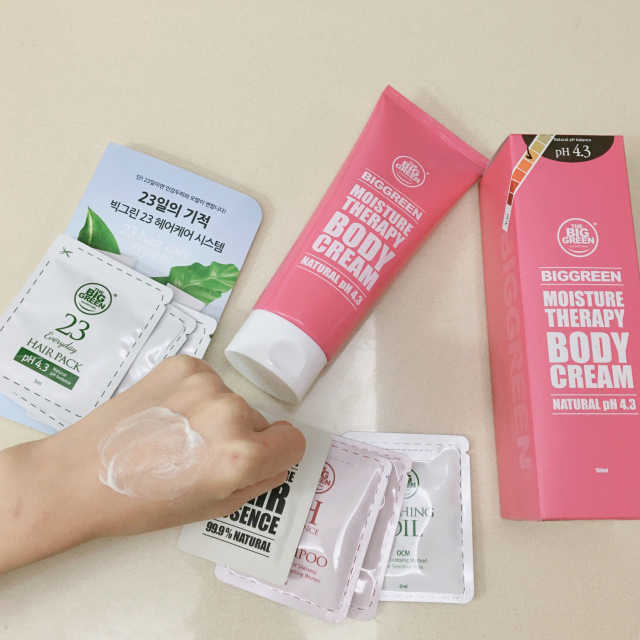 모이스쳐 테라피 바디크림 리뷰 사진