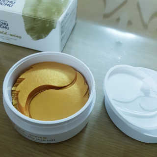 푸츄푸츄 Real repair skin cell premium patch — 5점을 준 리뷰어가 2018년 10월 올린 사용 사진