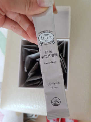 [하우투잇] 뤼에르 쿠르브 블랙 10ml x 30포 총 300ml — 5점을 준 리뷰어가 2020년 3월 올린 사용 사진