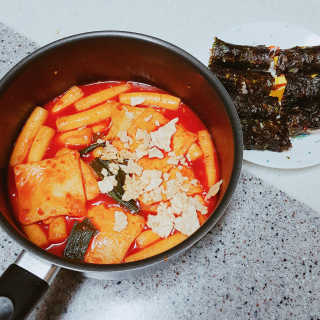 두번째 국떡 국가대표 떡볶이 1팩 + 영미칩 2봉 증정 — 5점을 준 리뷰어가 2019년 2월 올린 사용 사진