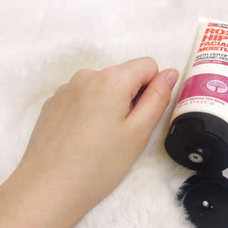 SWISSE 스위스 로즈힙 페이셜 모이스처라이저 로션 — 5점을 준 리뷰어가 2019년 12월 올린 사용 사진