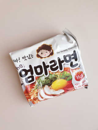 라면 그대로가 제일 맛있는 더엄마라면 — 3점을 준 리뷰어가 2019년 6월 올린 사용 사진