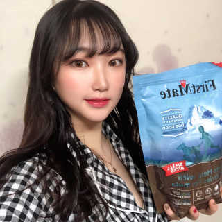 [펫토리아] 퍼스트메이트 강아지 사료 — 4.5점을 준 리뷰어가 2019년 2월 올린 사용 사진