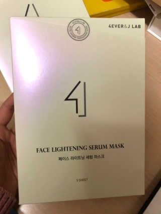 라디체 포에버앤제이 페이스 라이트닝 세럼 마스크 — 4.5점을 준 리뷰어가 2018년 12월 올린 사용 사진