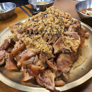 [동네맛집족발] 4개 족발 중 택1 — 3.5점을 준 리뷰어가 2020년 1월 올린 사용 사진