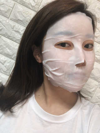 23years old 코쿤 윌로우 실키 마스크 — 5점을 준 리뷰어가 2018년 6월 올린 사용 사진