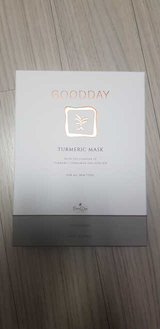GoodDay Skincare GoodDay 강황 마스크 — 5점을 준 리뷰어가 2020년 3월 올린 사용 사진