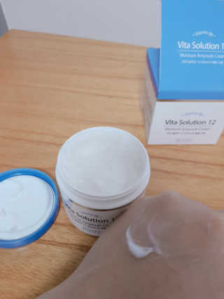 지고트 비타솔루션12 모이스처 앰플 크림 100ml — 5점을 준 리뷰어가 2019년 7월 올린 사용 사진