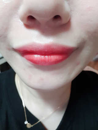 [블랙루즈] 에어 핏 촉촉틴트 + 크리미 벨벳 립크레용 — 3.33점을 준 리뷰어가 2018년 7월 올린 사용 사진