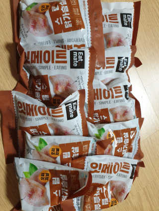 개근질마트 잇메이트 스팀 닭가슴살 혼합 1kg — 5점을 준 리뷰어가 2019년 11월 올린 사용 사진