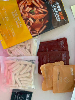 두번째 국떡 국가대표 떡볶이 1팩 + 영미칩 2봉 증정 — 5점을 준 리뷰어가 2019년 2월 올린 사용 사진