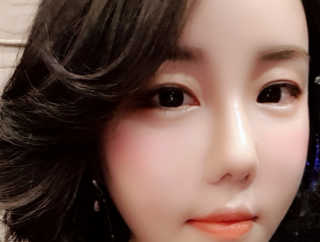 [캔메이크] 매트 플로어 치크 — 5점을 준 리뷰어가 2019년 5월 올린 사용 사진