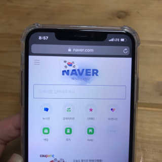 티라노 강화유리 티라노 프라이버시 아이폰 3D 풀점착 풀커버 — 4.5점을 준 리뷰어가 2019년 8월 올린 사용 사진