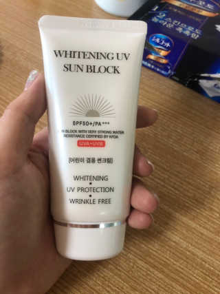 지고트 화이트닝 유브이 썬블럭 크림 70ml,1+1 — 4점을 준 리뷰어가 2019년 5월 올린 사용 사진