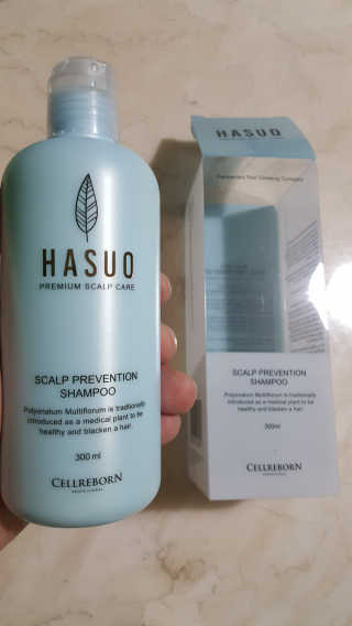 셀리본 하수오 내츄럴 프리벤션 탈모관리 샴푸 300ml — 4.5점을 준 리뷰어가 2019년 11월 올린 사용 사진