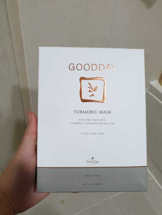 GoodDay Skincare GoodDay 강황 마스크 — 5점을 준 리뷰어가 2020년 2월 올린 사용 사진