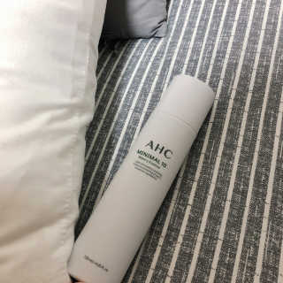 AHC 에이 에이치 씨 미니멀 10 워터리 에센스 — 3점을 준 리뷰어가 2018년 12월 올린 사용 사진