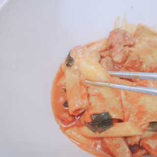 [홍코너떡볶이]옛날떡볶이 인기맛 4팩세트 — 5점을 준 리뷰어가 2019년 11월 올린 사용 사진