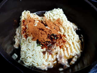 라면 그대로가 제일 맛있는 더엄마라면 — 5점을 준 리뷰어가 2019년 6월 올린 사용 사진
