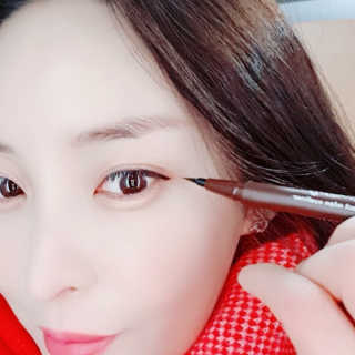 니코피 퍼펙트 엣지 아이라이너 — 5점을 준 리뷰어가 2019년 12월 올린 사용 사진